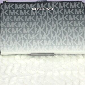 NWT Michael Kors Jet Set Travel Large Double Zip Wristlet – Navy Ombre Logo